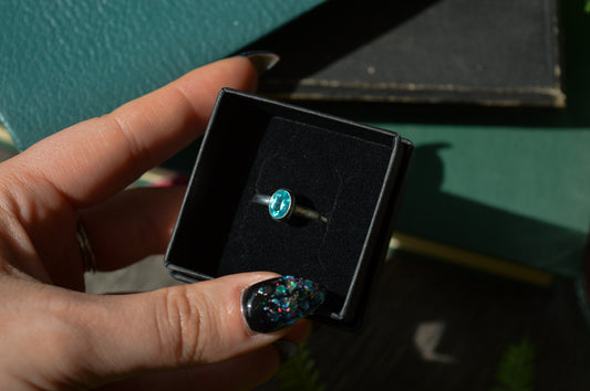 Blue Apatite Oval Sterling Silver Ring (US 9 | UK S)