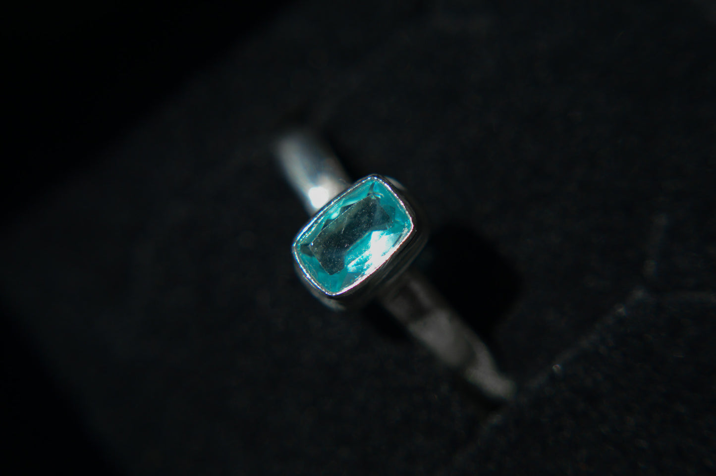 Blue Apatite Rectangle Sterling Silver Ring (US 8 | UK Q)