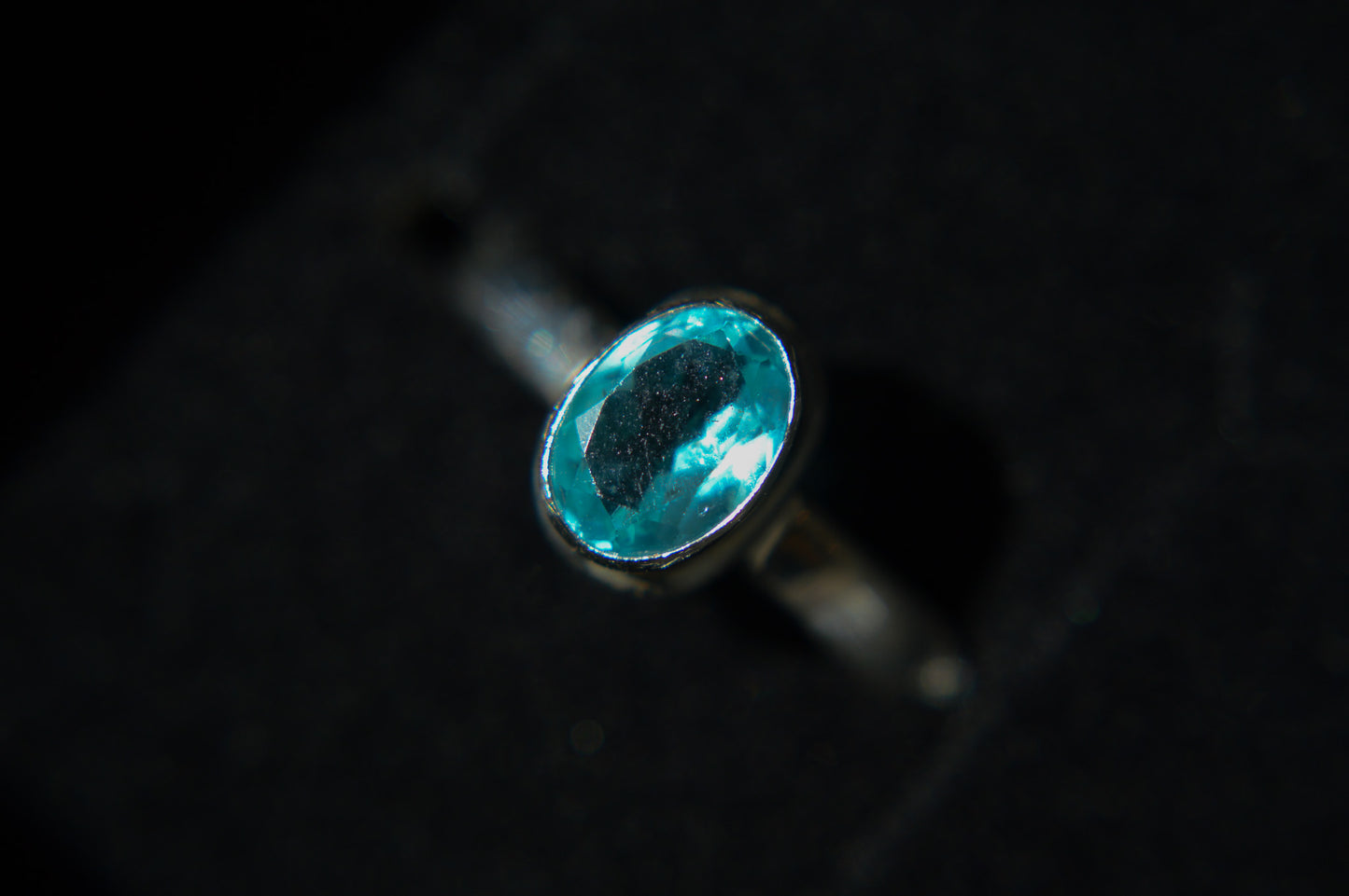 Blue Apatite Oval Sterling Silver Ring (US 6 | UK M)