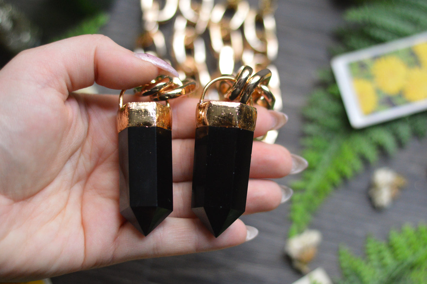 Obsidian Gold Tone Chunky Chain Necklace
